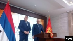 Predsjednik Skupštine Crne Gore Andrija Mandić (desno) i predsjednik Republike Srpske Milorad Dodik (lijevo) na konferenciji za medije u Podgorici.