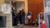 Cuestionan comportamiento de inmigrantes en hoteles de Nueva York