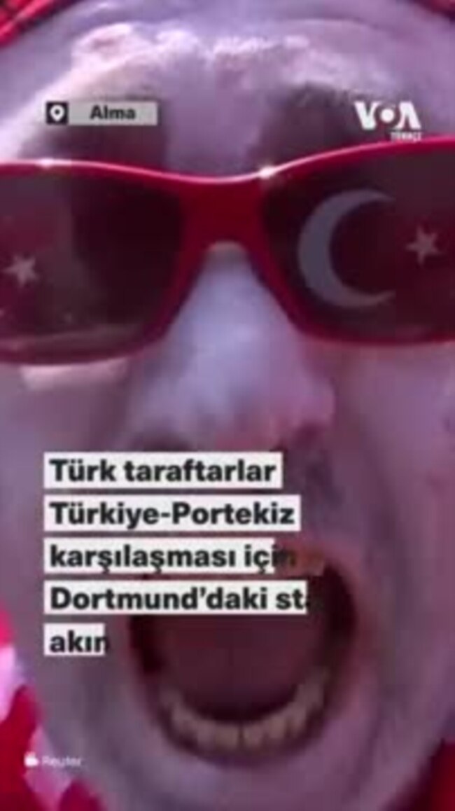Türk taraftarlar Türkiye-Portekiz karşılaşması için Dortmund’daki stadyuma akın etti