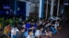 မလေးရှားမှာ ဖမ်းဆီးခံရတဲ့ တရားမဝင် မြန်မာရွှေ့ပြောင်းအလုပ်သမားများ (ယခင်မှတ်တမ်း- ဓါတ်ပုံ - Malaysia Immigration)

