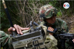 Ejercicio de entrenamiento del Grupo de Caballería No. 1 que comanda la subteniente del Ejército de Colombia, Laura Camila Chavarro Pineda, en la ciudad de Sogamoso, Boyacá. [Foto: Federico Buelvas, VOA]
