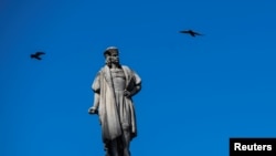 Vista de la estatua de Cristóbal Colón en la ciudad de Nueva York, EE.UU., el 14 de junio de 2020. REUTERS/Eduardo Muñoz