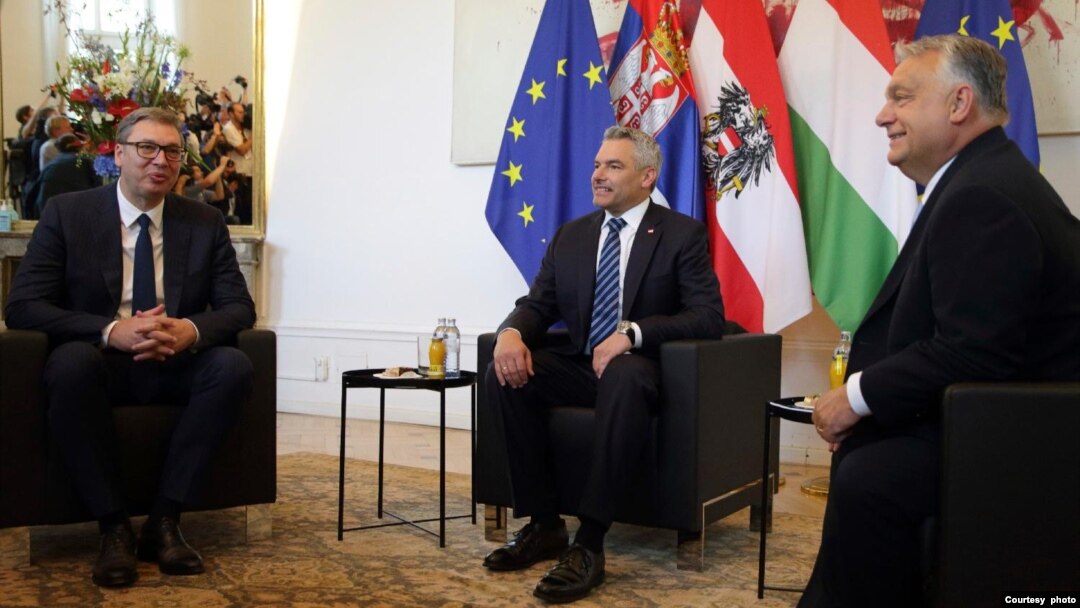 Sastanak saveznog kancelara Austrije Karla Nehamerona sa predsednikom Srbije Aleksandrom Vučićem i premijerom Mađarske Viktorom Orbanom, u Beču, 7. jula 2023. (Foto: FoNet)