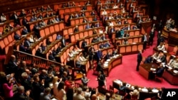 Gjatë një seance plenare në senatin italian (14 korrik 2022)