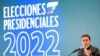 El Registrador Nacional de Colombia, Alexander Vega, habla después del sorteo de la posición de los candidatos en la tarjeta electoral, en Bogotá, el 29 de marzo de 2022. - Colombia realizará elecciones presidenciales el 29 de mayo de 2022. (Foto de Raúl ARBOLEDA / AFP)