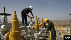 Bộ Dầu hỏa Iran cho biết đã đình chỉ tất cả các hoạt động xuất khẩu dầu sang Pháp và Anh