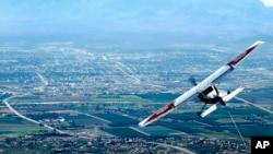 Máy bay Cessna 182.