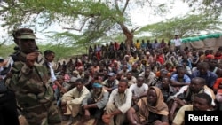 Abanyagihugu biyemeje kurwanya al shabab bafatanije n'igisirikare bariko barahabwa impanuro n'abasirikare ba Somaliya 
