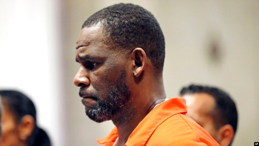 FILE - R. Kelly appears during a hearing at the Leighton Criminal Courthouse in Chicago, Sept. 17, 2019. 