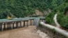China: 11 muertos y docenas de desaparecidos tras derrumbe de un puente por inundaciones y tormentas