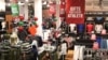 Vista interior de una tienda de Dick's Sporting Goods el Día de Acción de Gracias en Westbury, Nueva York. Noviembre 22 de 2018. Según analistas las ventas en línea aumentaron en el feriado este año.
