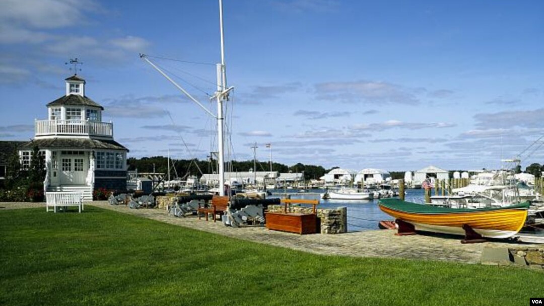 This marina on Cape Cod has the whitewashed, relaxing “look” of New England. (Carol M. Highsmith)