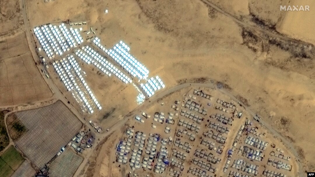衛星照片顯示加沙南部拉法城被驅離的巴勒斯坦人的帳篷營地。 （2024年4月23日）