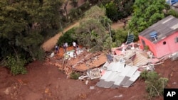 Para el sábado por la mañana, se desconocía con exactitud la situación de los ciudadanos de la zona, pero el presidente Jair Bolsonaro y otros funcionarios ya han descrito la devastación como una “tragedia”.
