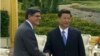 美国财政部长雅各布•卢2013年3月19日在北京与中国国家主席习近平会晤(VOA视频截图)