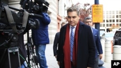 El juez Timothy Kelly, quien fue nombrado por Trump, tomaría la decisión en la audiencia del viernes a las 10:00 a.m.