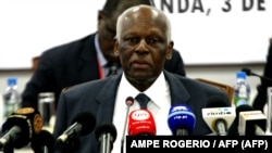 Rais wa zamani wa Angola, José Eduardo dos Santos, akihudhuria mkutano wa kamati kuu ya chama tawala cha MPLA 2017