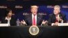 El presidente de EE.UU., Donald Trump, participa en mesa redonda sobre inmigración y la pandilla MS-13 en Bethpage, Nueva York. Mayo 23 de 2018.