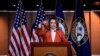 La líder de la minoría de la Cámara de Representantes, Nancy Pelosi, en una sesión informativa en Washington.