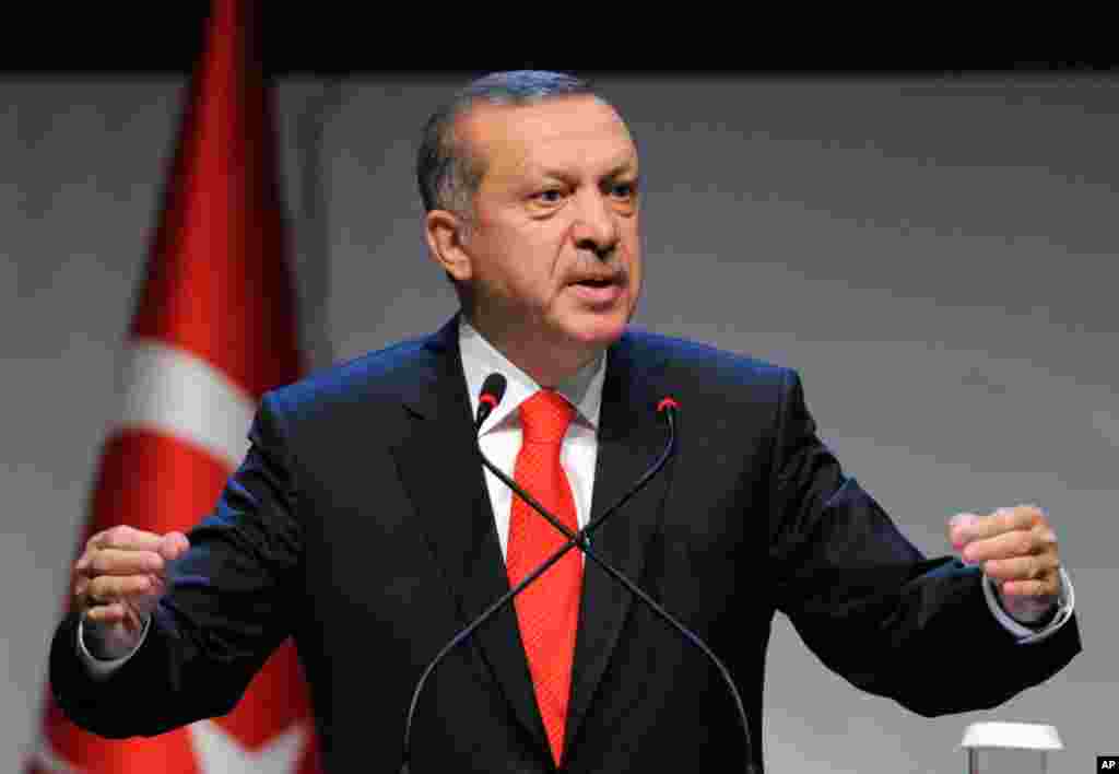 Thủ tướng Thổ Nhĩ Kỳ Recep Tayyip Erdogan chỉ trích Hội đồng Bảo an Liên Hiệp Quốc không đồng ý về các bước quyết định để chấm dứt 19 tháng nội chiến ở Syria, ngày 13/10/2012