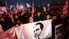 Участники митинга протеста требуют освобождения заключенного Михаила Саакашвили перед тюрьмой в Рустави, 6 ноября 2021 г.