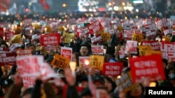 南韓數十萬民眾再次舉行大規模集會要求總統朴槿惠下台。
