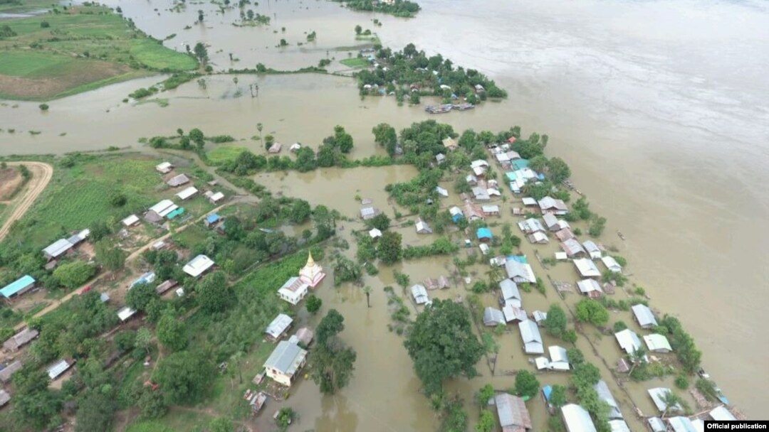 ခင်ဦးမြို့နယ်၌ ဧရာဝတီမြစ်ရေမြှင့်တက်ပြီး ရေကြီးနေပုံ (MOI)