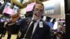 El rendimiento de los bonos del Tesoro seguía en mínimos en tres meses y sumaba presión al mercado junto a una caída de los precios del petróleo.