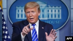 23 Nisan 2020 - Washington, DC'de Başkan Trump'ın Corona virüsü salgınıyla ilgili basın brifinginden bir kare 