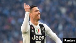 La policía de Las Vegas, Nevada, ha pedido al astro de fútbol portugués Cristiano Ronaldo una muestra de ADN como parte de una investigación sobre violación.