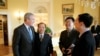 2006年5月，时任美国总统乔治·W·布什(George W. Bush)与王怡牧师（左三）等三位中国基督教活动家会面
