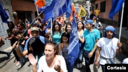 Los manifestantes denunciaron "agresión desmedida por parte del gobierno nacional".