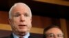 Thượng nghị sĩ McCain đi thăm binh sĩ ở Afghanistan 