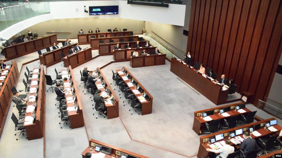 香港立法會內務委員會舉行西九文化區興建香港故宮文化博物館特別會議 (美國之音湯惠芸 拍攝)