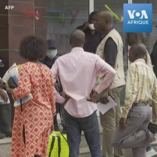 Bato babandi kolota ba masque nsima na moto moko kozwa na coronvirus na Kinshasa