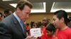 Mantan Gubernur California Arnold Schwarzenegger (kiri). (Foto: dok.)
