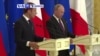 VOA60 Duniya: Shugaba Vladmir Putin Ya Karbi Bakuncin Takwaransa na Faransa Emmanuel Macron