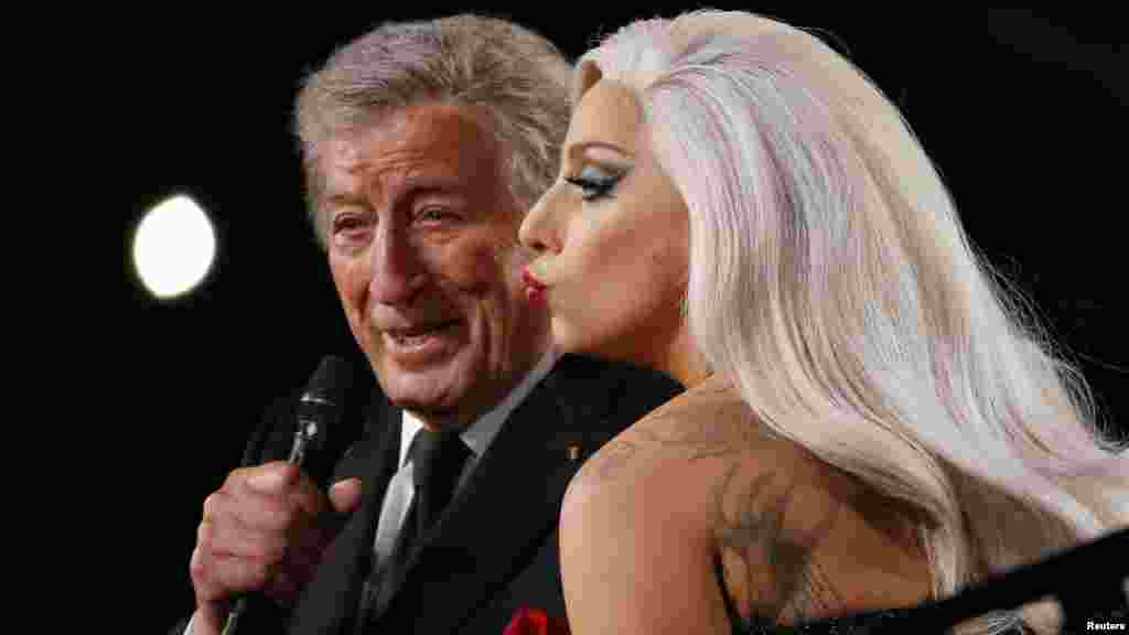 Lady Gaga y Tony Bennett, ganaron el premio al Mejor Album Pop tradicional con "Cheek to Cheek,".