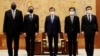 韩国总统文在寅（中）与美国务卿布林肯（左二）、美防长奥斯汀（左一）和韩国外长郑义溶、国防部长官徐旭在首尔合影。（2021年3月18日） 