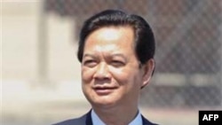 Thủ tướng Việt Nam Nguyễn Tấn Dũng đã chính thức chấp thuận kế hoạch tái cơ cấu cho Vinashin để đưa công ty này trở lại với công việc làm ăn chính là đóng tàu
