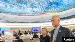 Представитель Великобритании в Совете ООН по правам человека Саймон Мэнли выходит из зала во время выступления представителя РФ Сергея Вершинина. Женева, 26 февраля 2025 г. 
