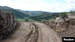 Put kroz oštećeni dio Kineskog zida (Foto: Youyu County Public Security Bureau/Handout via REUTERS)