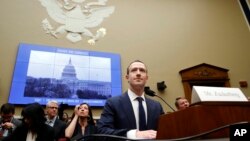 El CEO de Facebook, Mark Zuckerberg, en una imagen de archivo durante una audiencia ante el Comité de Energía y Comercio en la Cámara de Representantes, en Washington, el 11 de abril de 2018 (Foto: AP/Jacquelyn Martin)