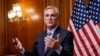 议长凯文·麦卡锡（Kevin McCarthy）2023年10月3日被众议院罢免后见记者。（美联社）