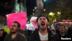 Những người biểu tình chống lại ông Trump ở Philadelphia, ngày 11 tháng 11 năm 2016.