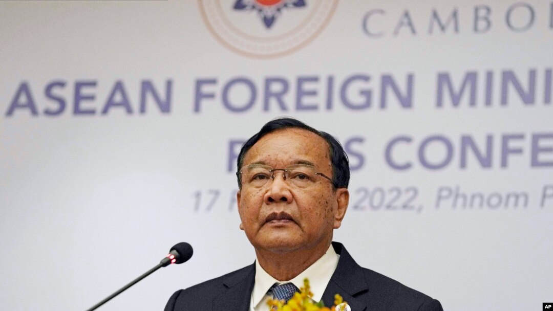 မြန်မာပြည်ဆိုင်ရာ အာဆီယံ အထူးကိုယ်စားလှယ်သစ် ကမ္ဘောဒီးယား နိုင်ငံခြားရေးဝန်ကြီး Prak Sokhonn. (ဖေဖော်ဝါရီ ၁၇၊ ၂၀၂၂)
