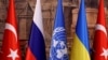 На церемонии подписания соглашения по поставкам украинского зерна и продовольствия. Стамбул, Турция, 22 июля 2022.