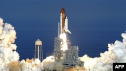 Phi thuyền Discovery được phóng từ Trung Tâm Không Gian Kennedy trong bang Florida