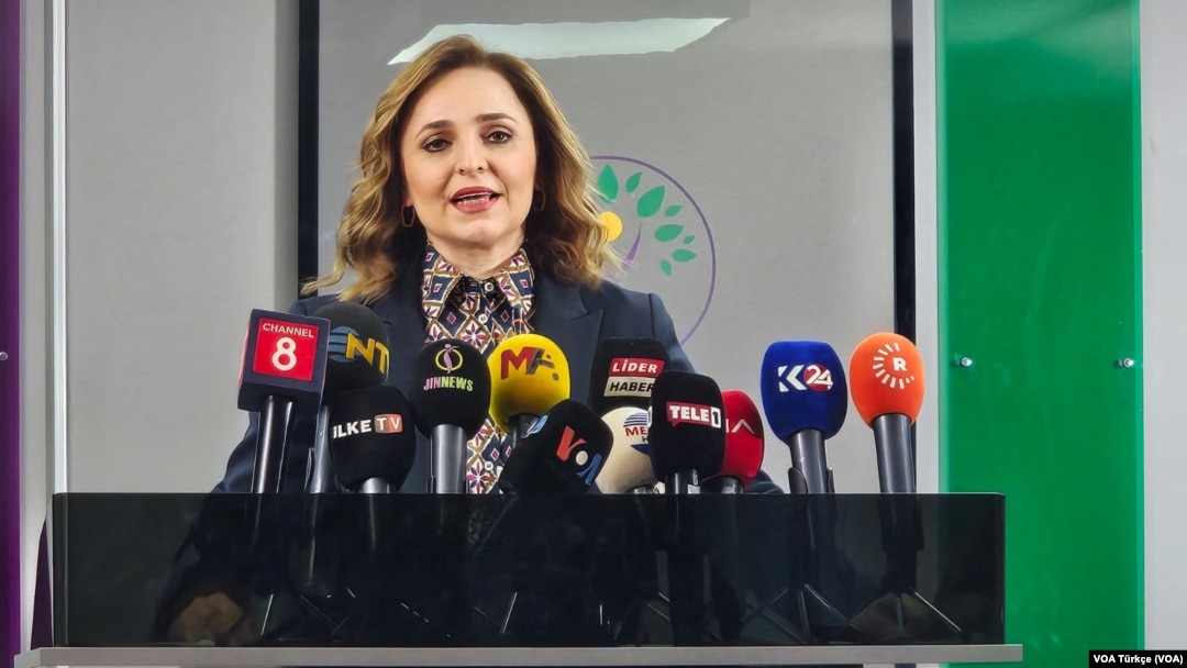 Ayşegül Doğan da, bugünkü DEM Parti Merkez Yürütme Kurulu (MYK) toplantısı kapsamında basın toplantısında soruları yanıtladı.