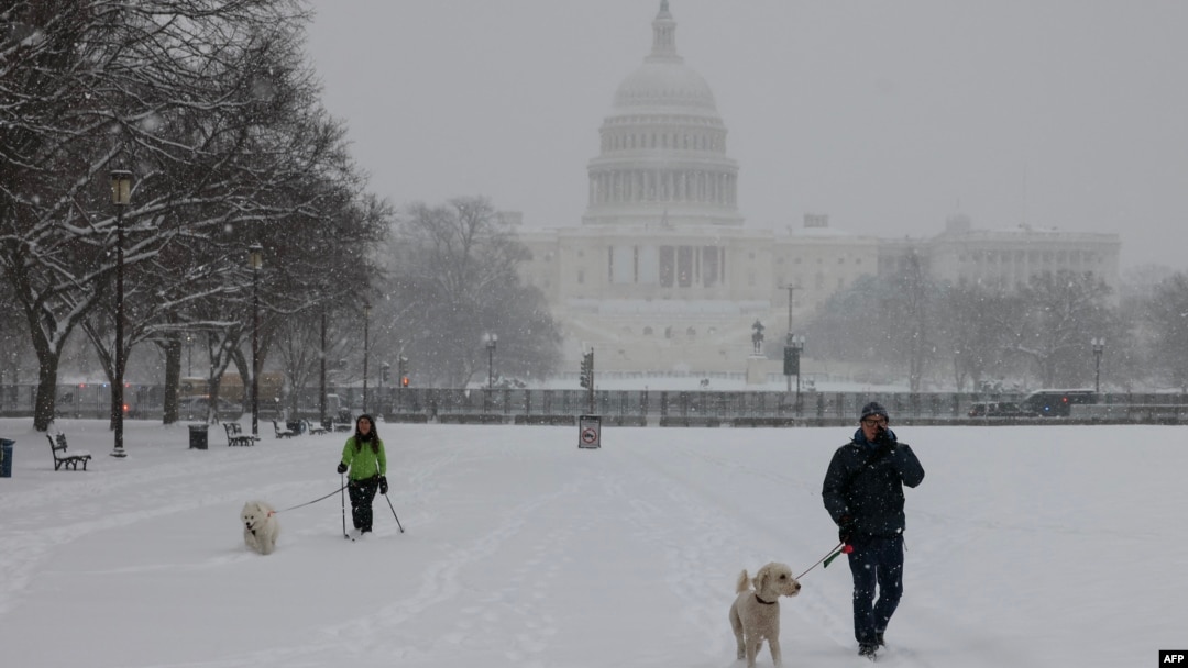 Snijeg u američkoj prijestonici Vašingtonu (Foto: AFP/Jemal Countess)